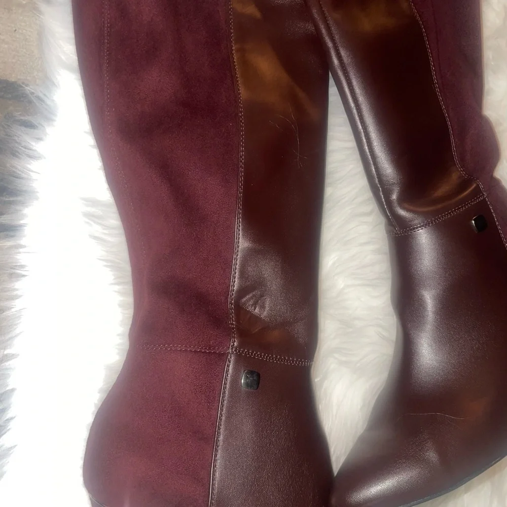 Boots - Picture 2 of 7